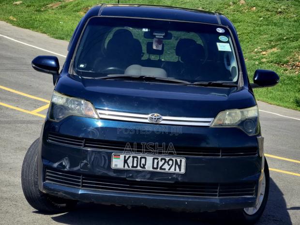 Toyota Spade 2017 Blue
