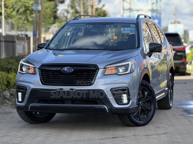 Subaru Forester Premium 2021 Silver