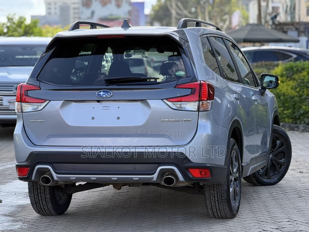 Subaru Forester Premium 2021 Silver