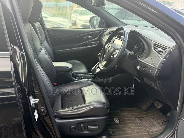 Toyota Harrier 2.0 2019 Black