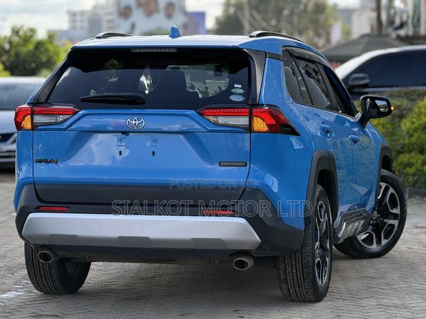 Toyota RAV4 Limited AWD 2019 Blue
