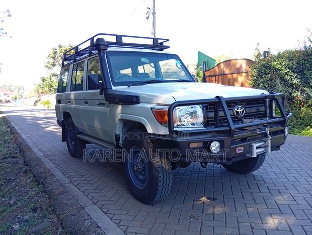 Toyota Land Cruiser 2018 White