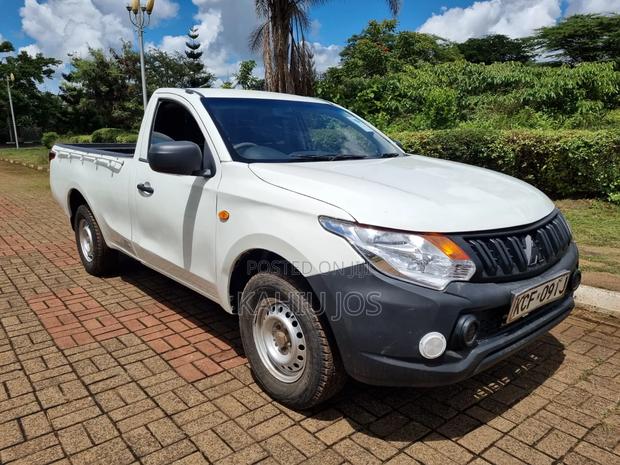 Mitsubishi L200 2015 White