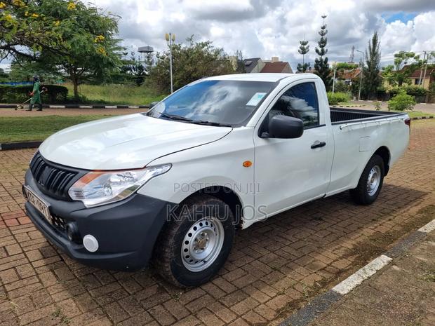 Mitsubishi L200 2015 White