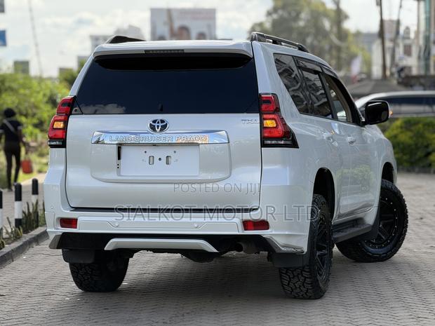 Toyota Land Cruiser Prado 2.7 2023 White