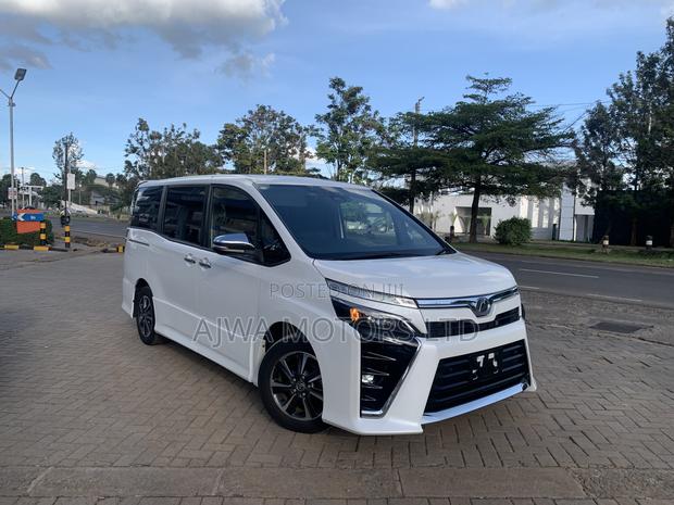 Toyota Voxy 2019 White