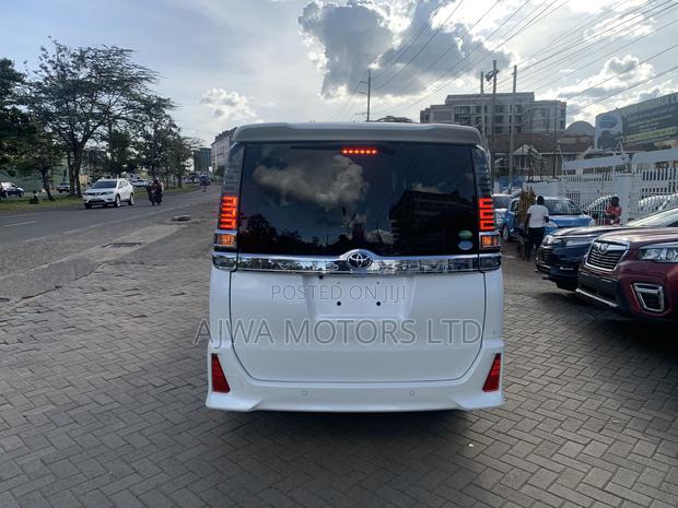 Toyota Voxy 2019 White