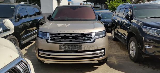 Land Rover Range Rover Vogue 2023 Gold
