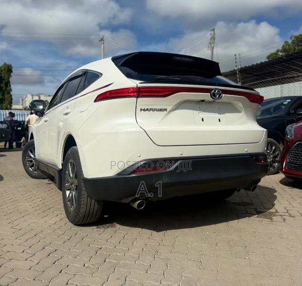 Toyota Harrier 2.0 2020 Pearl