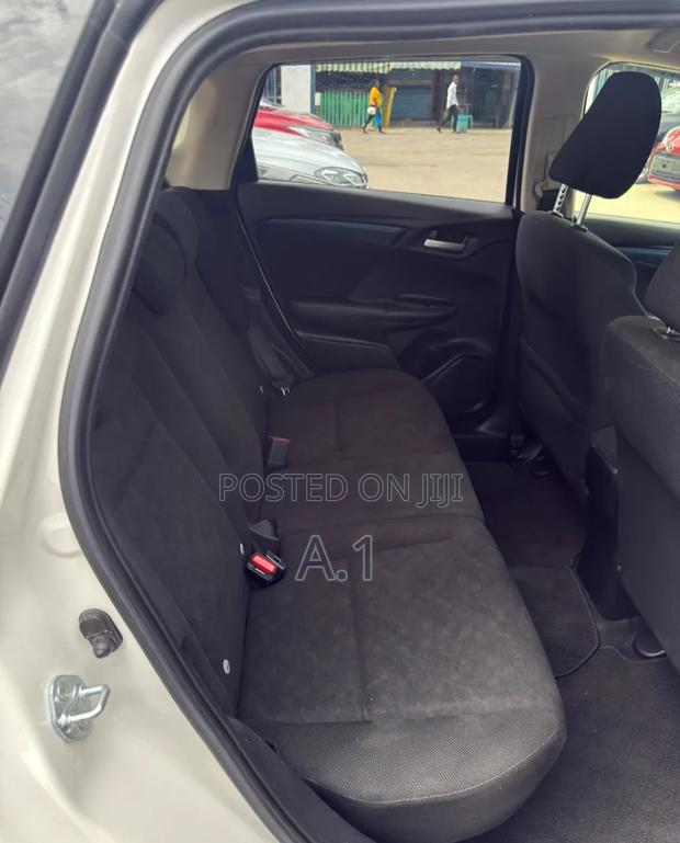 Honda Fit Shuttle 1.5 Hybrid 2WD 2019 White