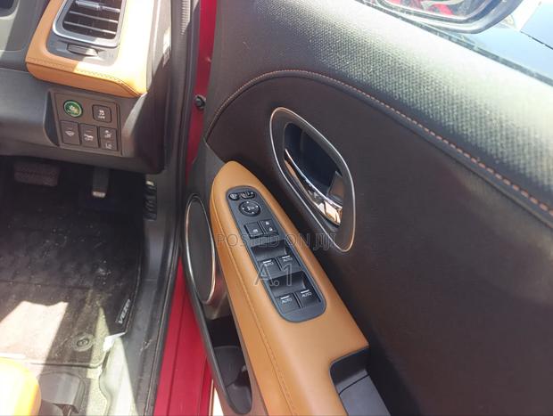 Honda Vezel 1.5 Hybrid 2WD 2019 Maroon