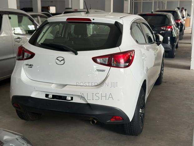 Mazda Demio 2018 White