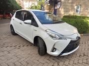 Toyota Vitz 2019 White for sale