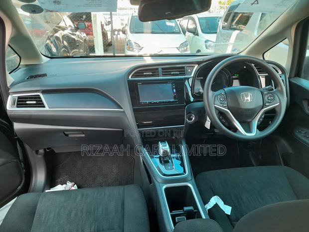 Honda Fit Shuttle 1.5 Hybrid 2WD 2019 Green