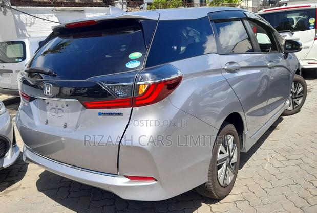 Honda Fit Shuttle 1.5 Hybrid 2WD 2020 Silver