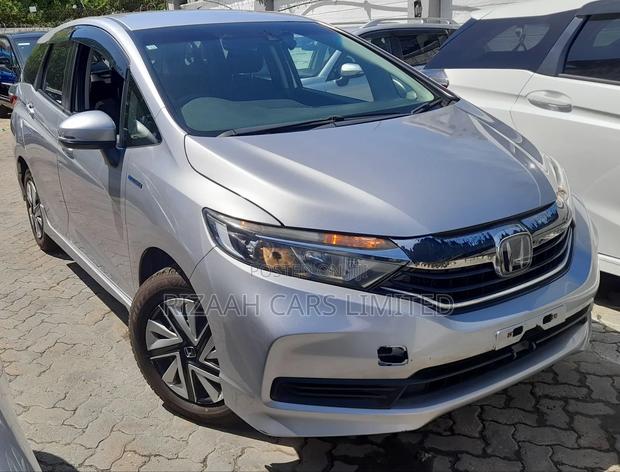 Honda Fit Shuttle 1.5 Hybrid 2WD 2020 Silver