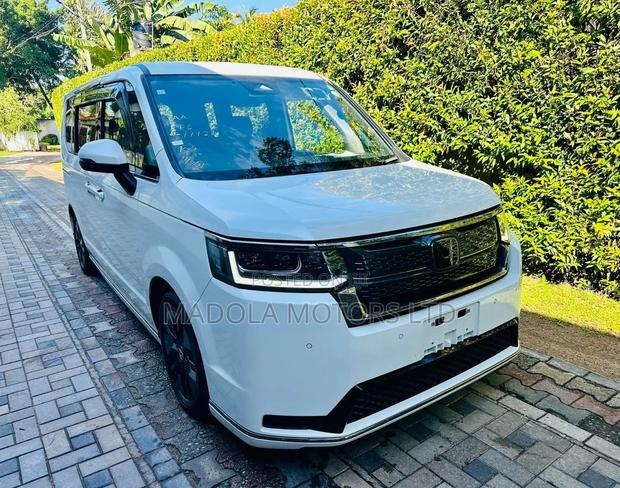 Honda Stepwgn 2019 Pearl