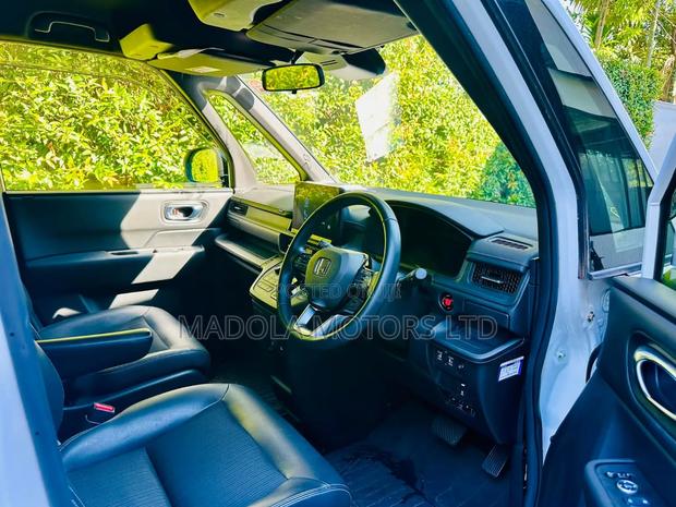 Honda Stepwgn 2019 Pearl