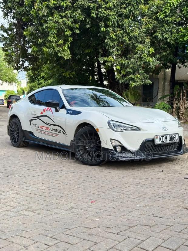 Toyota GT86 GT 2015 Pearl