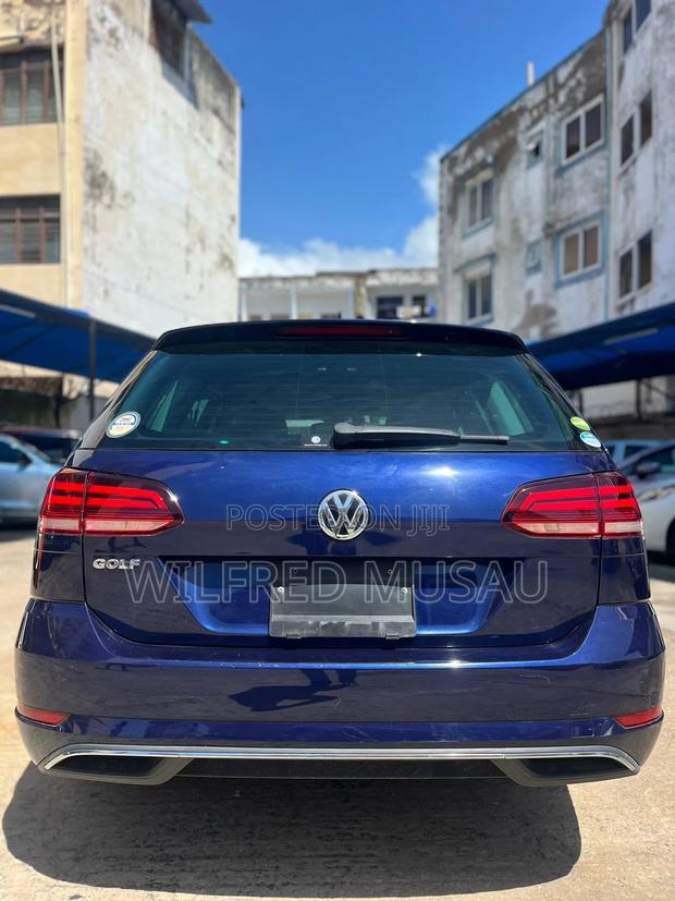 Volkswagen Golf 2019 Blue