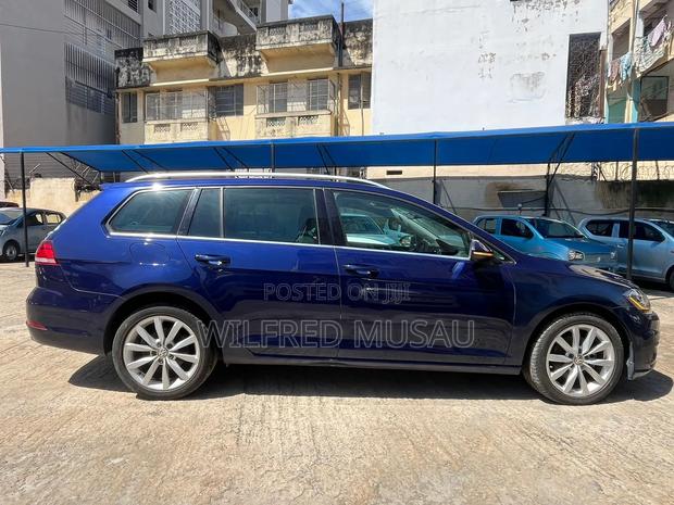Volkswagen Golf 2019 Blue