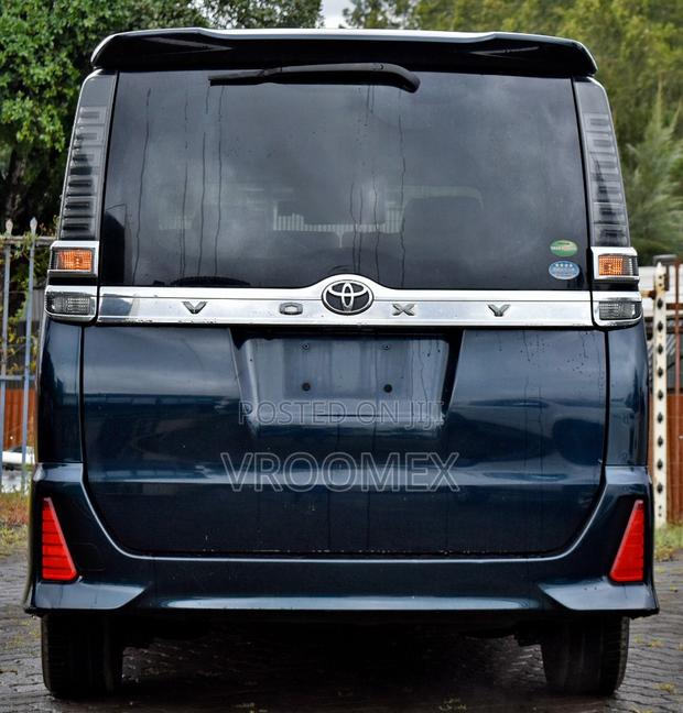 Toyota Voxy 2018 Blue