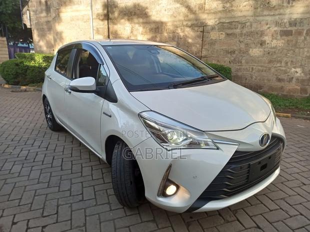 Toyota Vitz 1.5 FWD Hybrid 5dr 2019 Pearl
