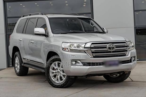 Toyota Land Cruiser 4.5 V8 TD 2019 Silver