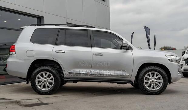 Toyota Land Cruiser 4.5 V8 TD 2019 Silver