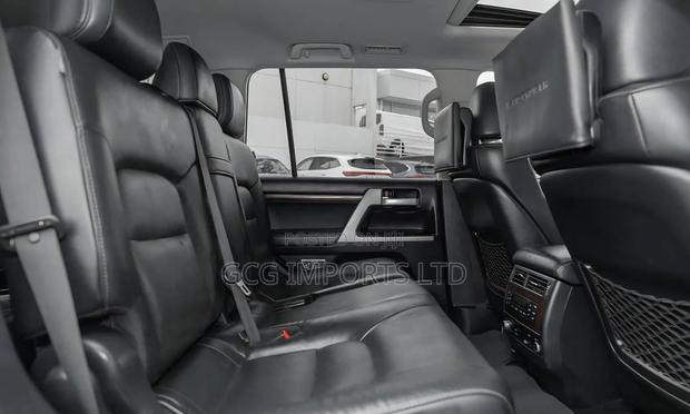 Toyota Land Cruiser 4.5 V8 TD 2019 Silver