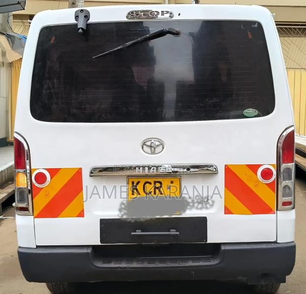 Toyota HiAce 2010 White