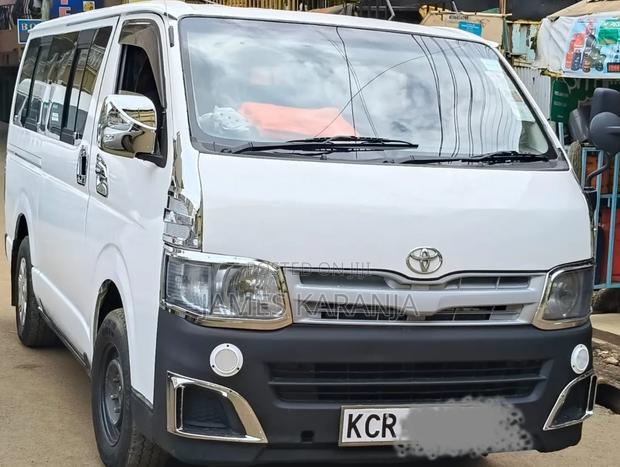 Toyota HiAce 2010 White