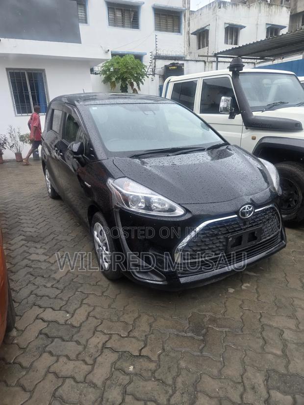 Toyota Sienta 2019 Black