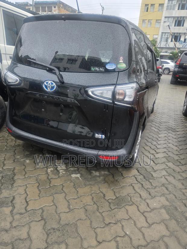Toyota Sienta 2019 Black