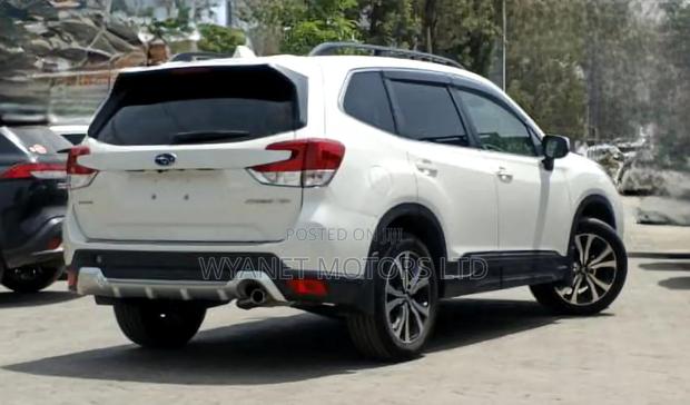 Subaru Forester Premium AWD 2019 White