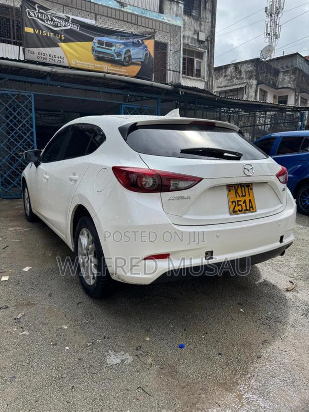 Mazda Axela 2018 White
