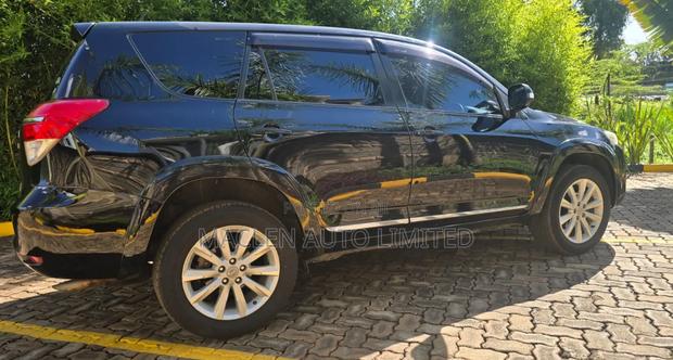 Toyota Vanguard 2012 Black