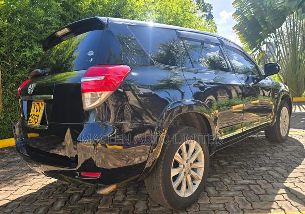 Toyota Vanguard 2012 Black