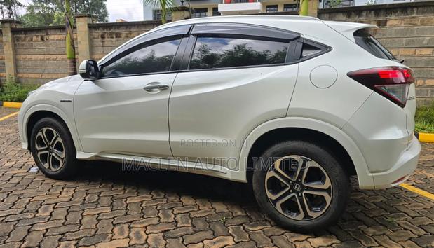 Honda Vezel 2017 White