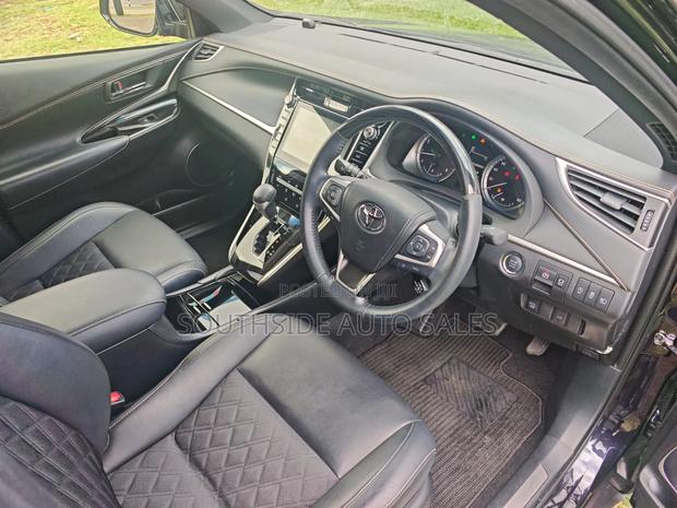 Toyota Harrier 2.0 2019 Purple