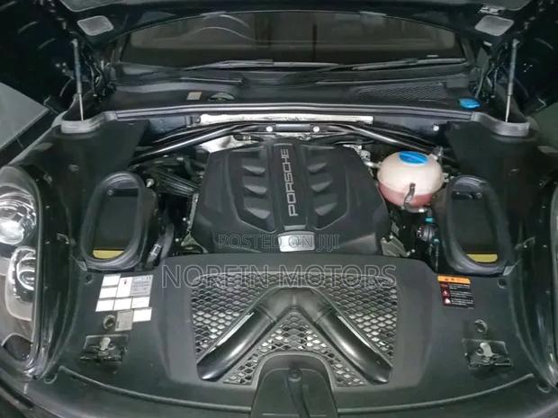 Porsche Macan Turbo 2017 Matt Black