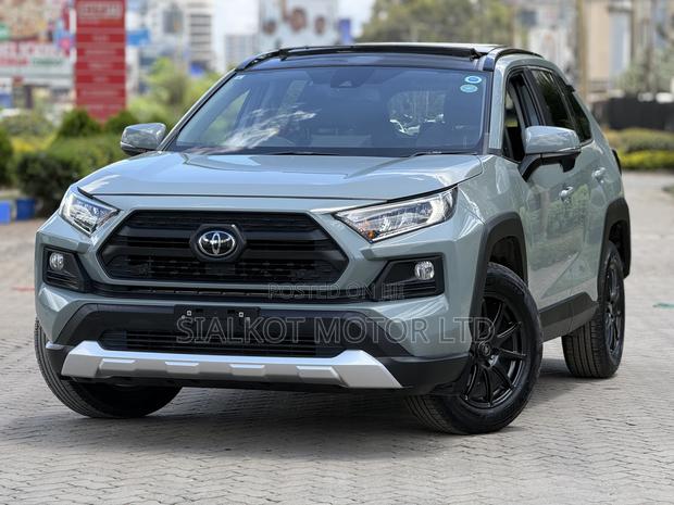 Toyota RAV4 Adventure 2019 Green