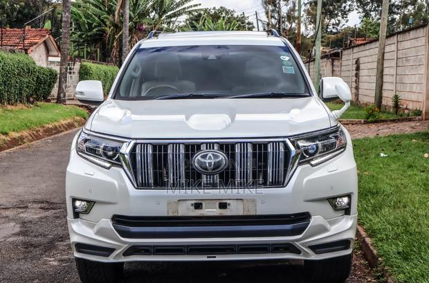 Toyota Land Cruiser Prado 2.8 2019 White
