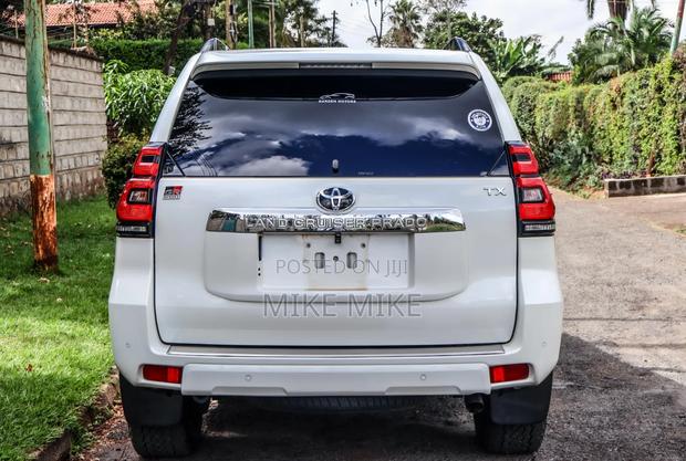 Toyota Land Cruiser Prado 2.8 2019 White