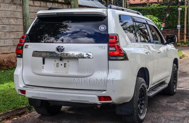 Toyota Land Cruiser Prado 2.8 2019 White