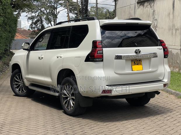 Toyota Land Cruiser Prado 2021 White