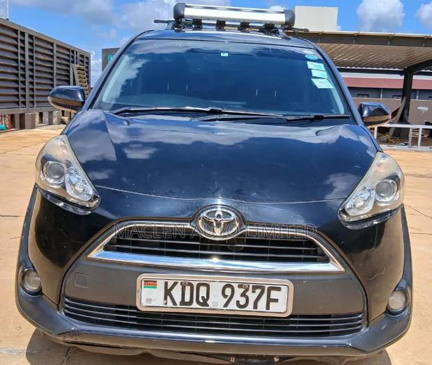 Toyota Sienta 2017 Black