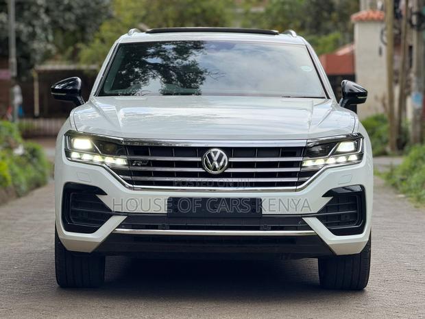 Volkswagen Touareg 2019 White