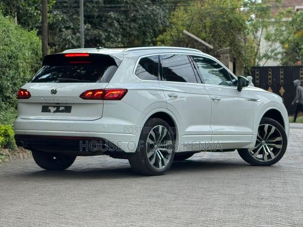 Volkswagen Touareg 2019 White