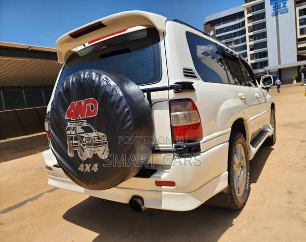Toyota Land Cruiser Prado 1999 White